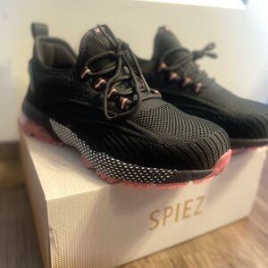 Spiez Black and Pink Sneakers